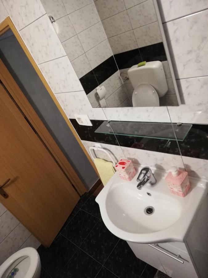 Apartman Cvita Tkon Esterno foto