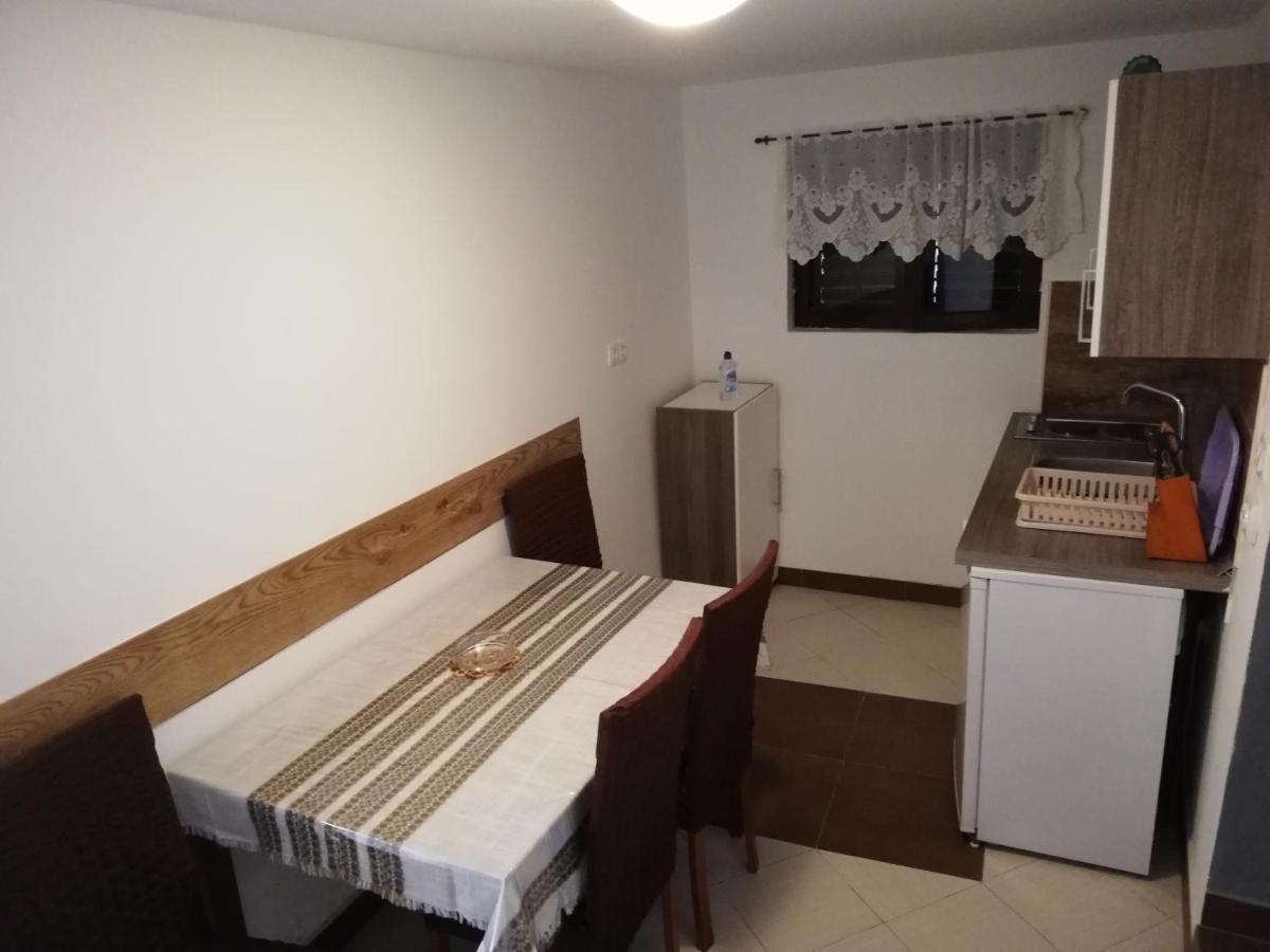 Apartman Cvita Tkon Esterno foto