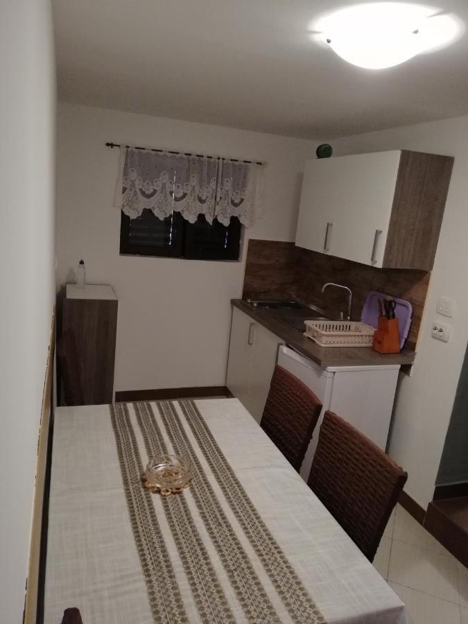 Apartman Cvita Tkon Esterno foto