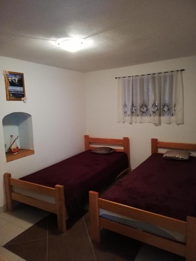 Apartman Cvita Tkon Esterno foto