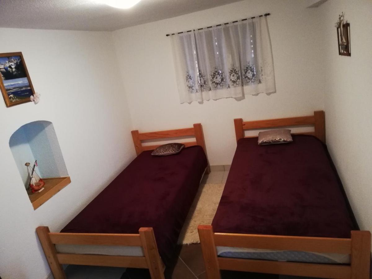 Apartman Cvita Tkon Esterno foto