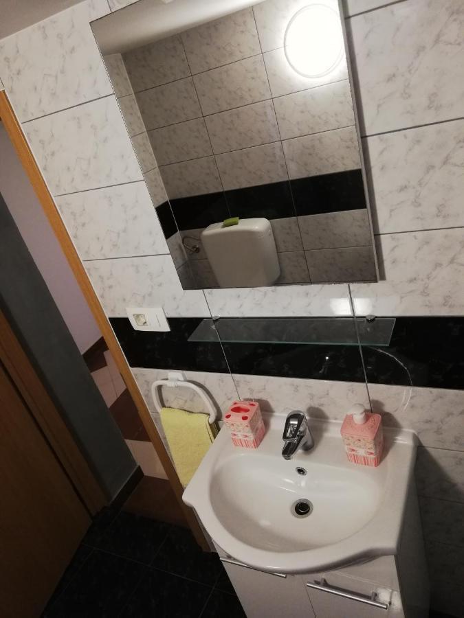 Apartman Cvita Tkon Esterno foto